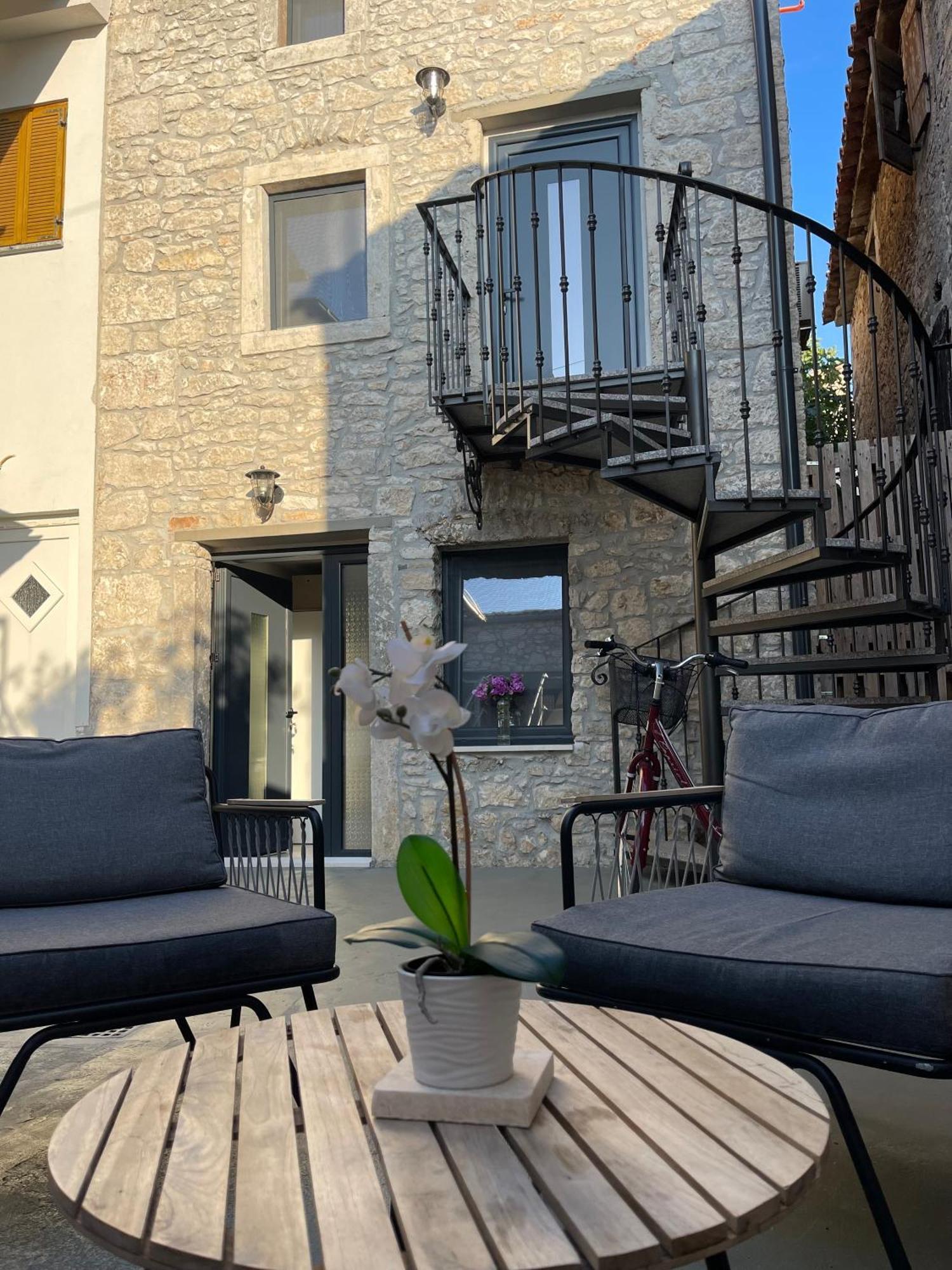 Stone House Apartment Medulin Exterior photo